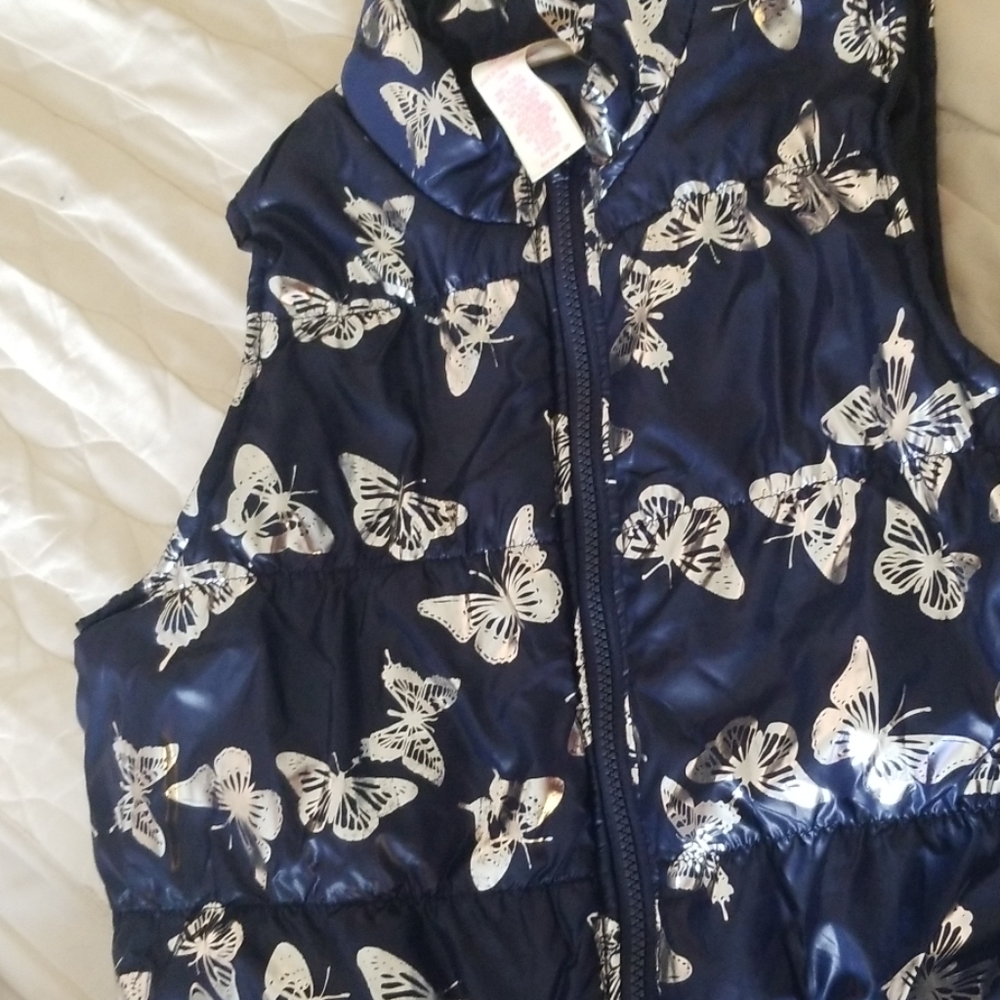 Vest. - Picture 3 of 3